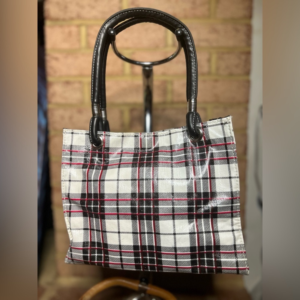 New Waterproof Oilcloth Tote Made by Fleebags plaid